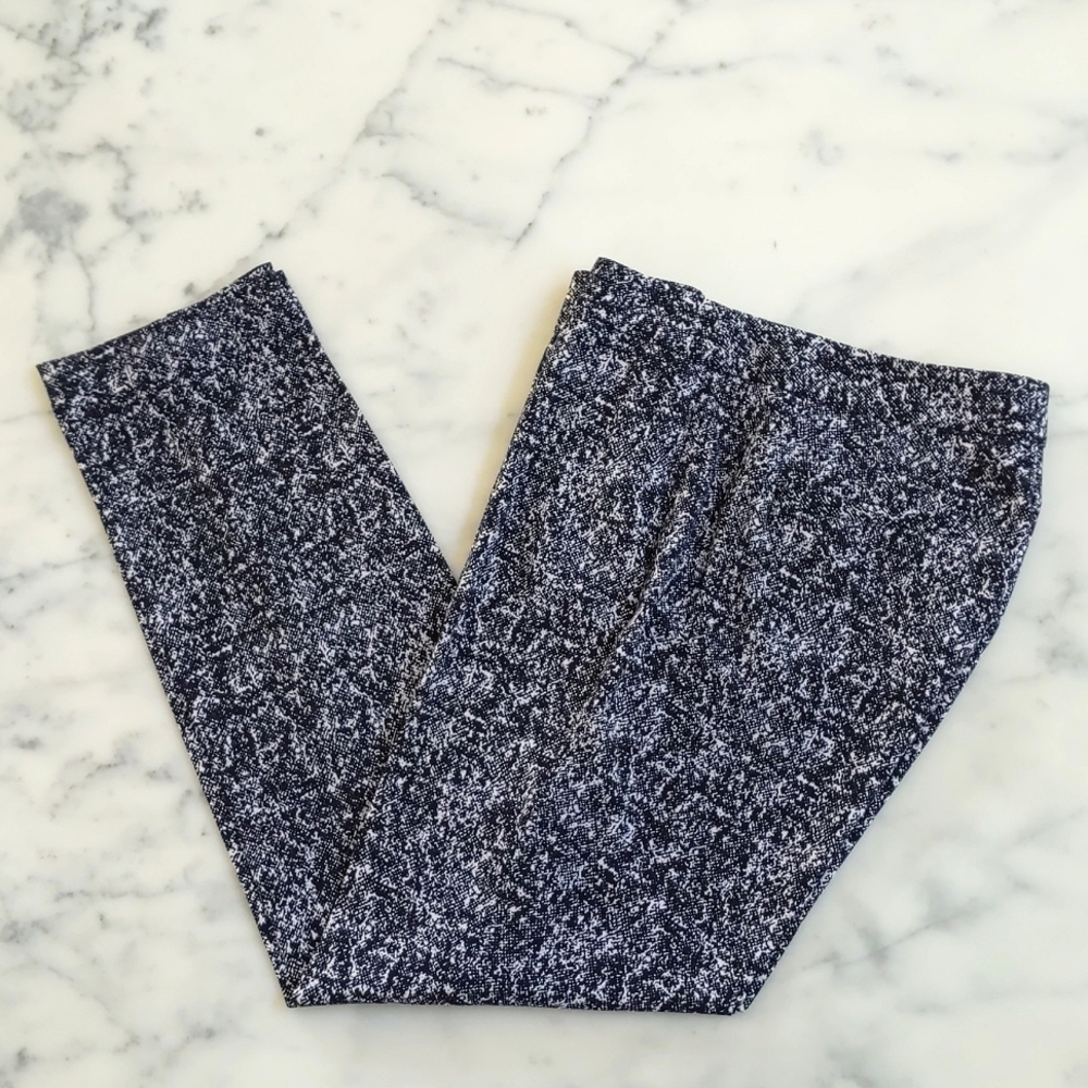 NWOT. Black and White Lightweight High-Waisted Ankle Pants with pockets.